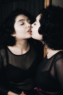 naomimoonstone Oakland, California Escort, Pornstar, BDSM, Couple, Verified Adult Service Provider, Companion in United States | 3