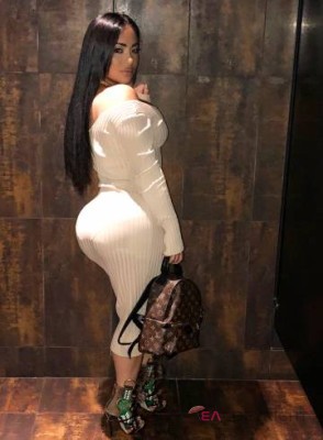bellarose23 Masqat Escort, Pornstar, BDSM, DUO, Couple, Massage, Verified Adult Service Provider, Companion in Oman | 1