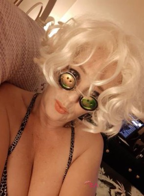desirae jones Moncton Escort, Pornstar, BDSM, DUO, Couple, Massage, Verified Adult Service Provider, Companion in Canada | 1
