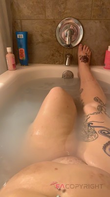 Sara20 Knoxville, Tennessee Escort, BDSM, Couple, Verified Adult Service Provider, Companion in United States | 2