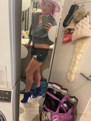 Alexis-royalle Portland, Oregon Escort, Pornstar, BDSM, DUO, Couple, Massage, Verified Adult Service Provider, Companion in United States | 2