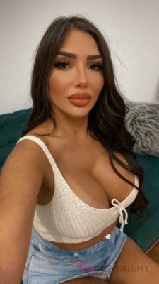 Hot Melania - escort from Istanbul 1