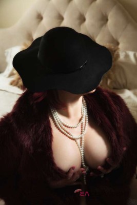 LadyJezebel Vancouver, Washington Escort, DUO, Couple, Massage, Verified Adult Service Provider, Companion in United States | 1