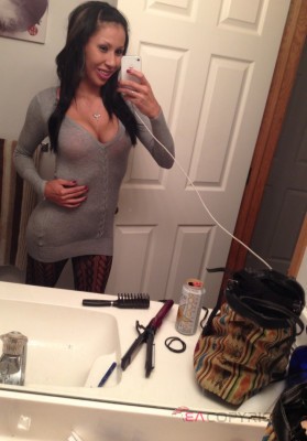 AmberFriendly Calgary Escort, , Verified Adult Service Provider, Companion in Canada | 1