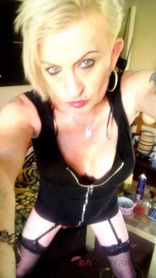 ZOESOWRONG Cardiff Escort, Pornstar, DUO, Verified Adult Service Provider, Companion in United Kingdom | 5