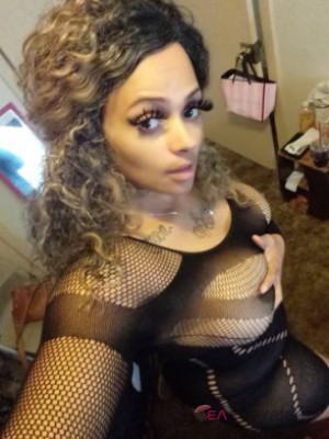 Honeyred85 Des Moines, Iowa Escort, Massage, Verified Adult Service Provider, Companion in United States