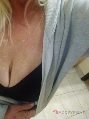 Snowflake77 Madison, Wisconsin Escort, , Verified Adult Service Provider, Companion in United States