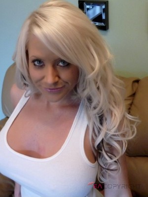 Amandax17 Iowa City, Iowa Escort, , Verified Adult Service Provider, Companion in United States