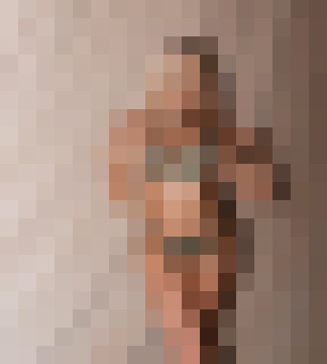 Escort-ads.com | Blurred background picture for agency LuxuryModelsDubai
