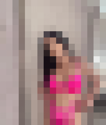 Escort-ads.com | Blurred background picture for escort Evelyn1