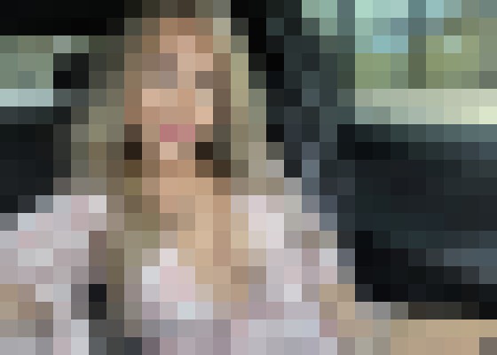 Escort-ads.com | Blurred background picture for escort Kristen Diaz