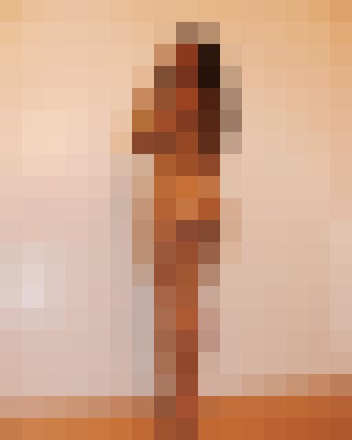 Escort-ads.com | Blurred background picture for escort Queen25