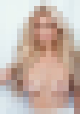 Escort-ads.com | Blurred background picture for escort ROXY
