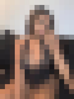 Escort-ads.com | Blurred background picture for agency Paytoplay44