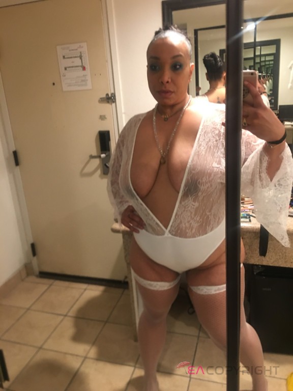 Call girl Costa Mesa