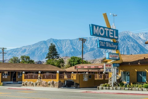 Private motel room for discreet meetings