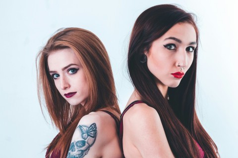 Two pornstar escorts meeting client