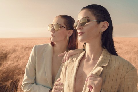 Escort power dynamics, two confident escorts