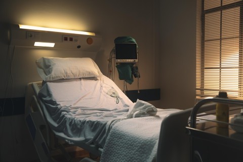 Escort long-term illness hospital bed