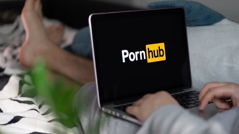 Pornhub logo representing traffic drop after UK age verification rules