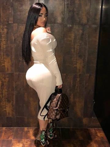 bellarose23 Masqat Escort, Pornstar, BDSM, DUO, Couple, Massage, Verified Adult Service Provider, Companion in Oman