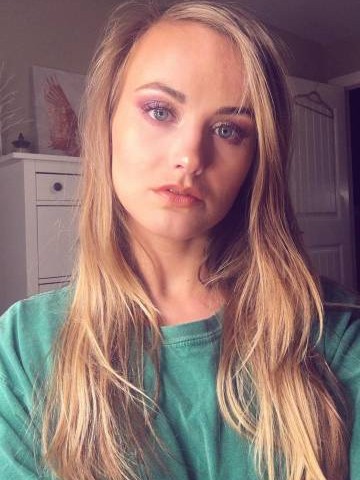 Farrah Maywood Winnipeg Escort, , Verified Adult Service Provider, Companion in Canada
