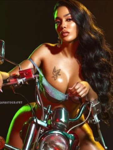 Anne-Marie Versailles Escort, Pornstar, BDSM, DUO, Couple, Massage, Verified Adult Service Provider, Companion in France