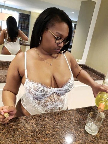 Darlene052 Morehead City, North Carolina Escort, Pornstar, Couple, Massage, Verified Adult Service Provider, Companion in United States