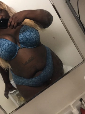 hotdoll - escort from New York