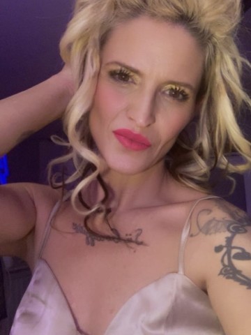 Kandeeapple  Kelowna Escort, , Verified Adult Service Provider, Companion in Canada