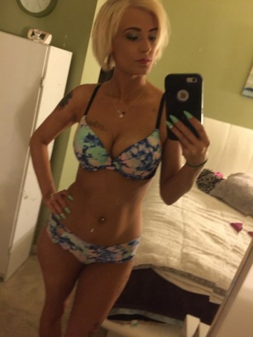 Nikki23 Chicago, Illinois Escort, DUO, Verified Adult Service Provider, Companion in United States