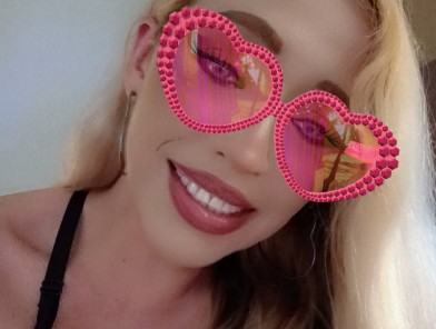 Hello 2026! Happy New Year friends and folks!!! Still looking for that special friend indeed . . .🩷🤞🌈