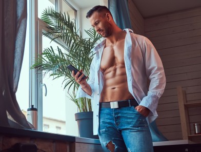 Male escort making good first impression