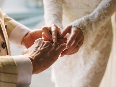 Romantic gestures to rekindle intimacy in marriage.