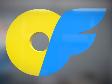 Ukrainian content creator working online amid OnlyFans tax controversy