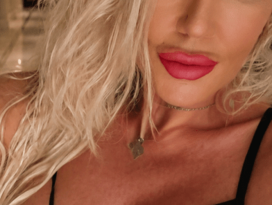 CandyCurves Knoxville, Tennessee Escort - Elite Escort Offering High-Class Companionship Services