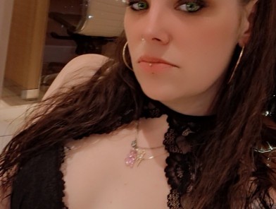 Alaana Manchester, New Hampshire Escort - Elite Escort Offering High-Class Companionship Services